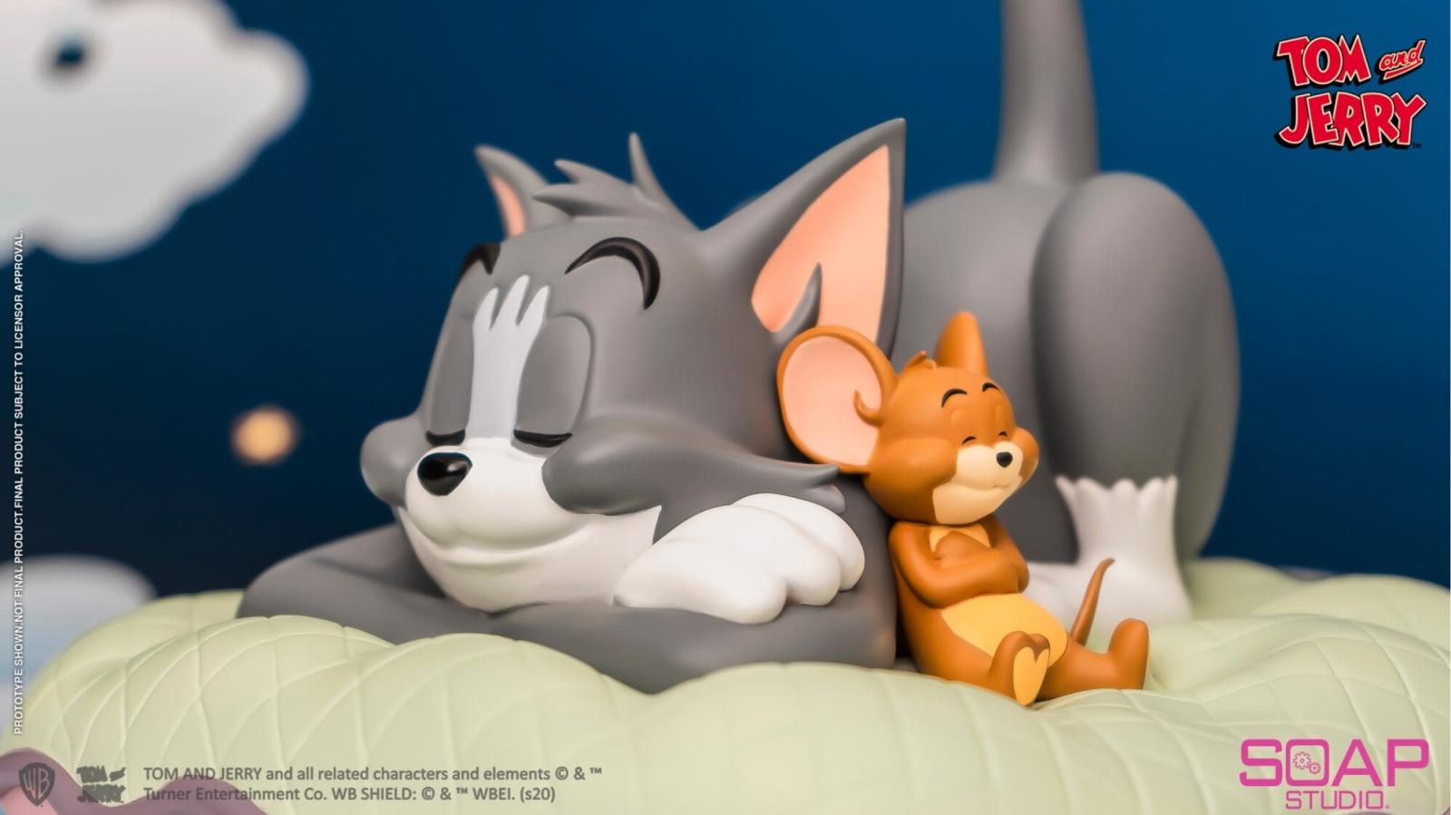 Tom and Jerry: Sweet Dreams Statue
