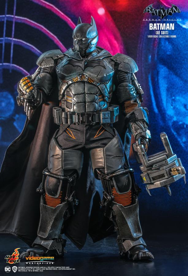 DC Comics: Batman Arkham Origins - Batman XE Suit