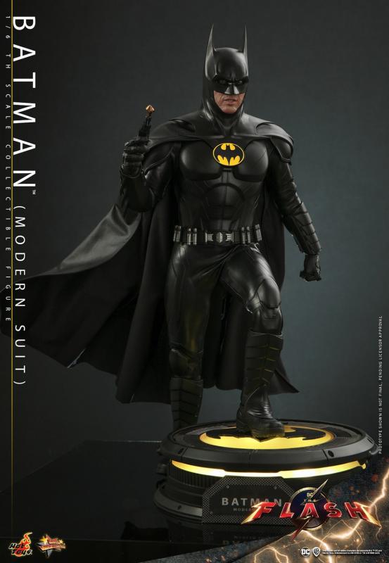 DC Comics: Batman Modern Suit