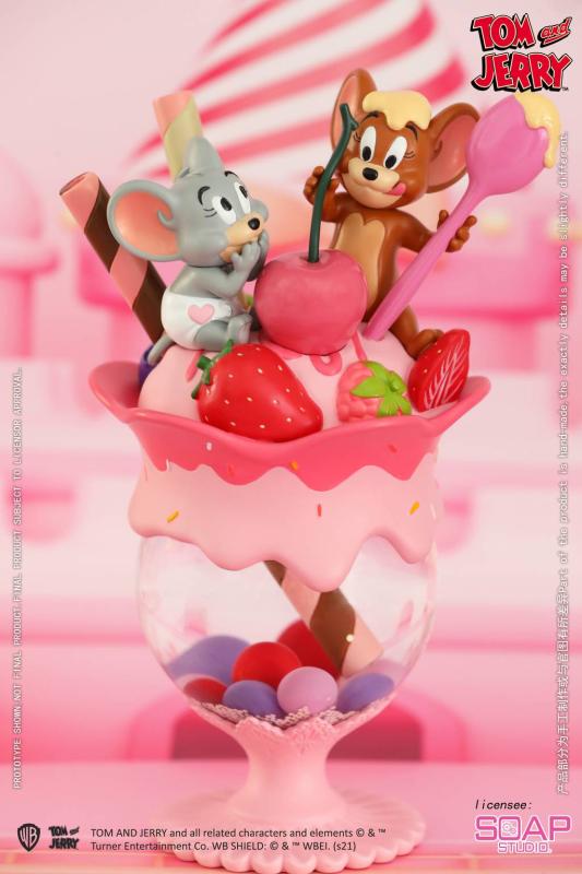 Tom and Jerry: Strawberry Parfait Snow Globe