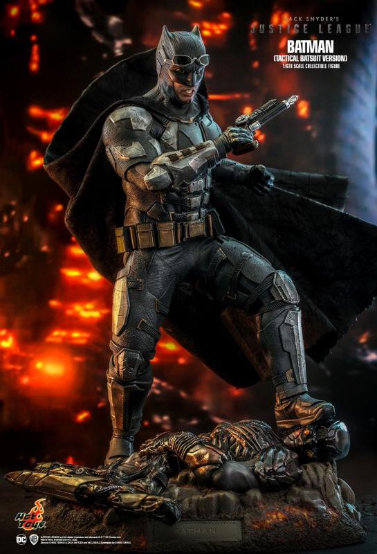 DC Comics: Zack Snyder's Justice League - Batman Tactical Batsuit Version